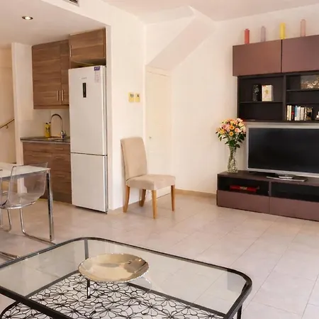 Modern Duplex In With Private Parking, Sea Views & Terrace