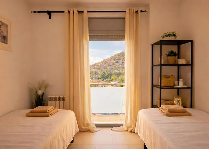 Modern Duplex In With Private Parking, Sea Views & Terrace