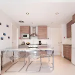 Modern Duplex In With Private Parking, Sea Views & Terrace *