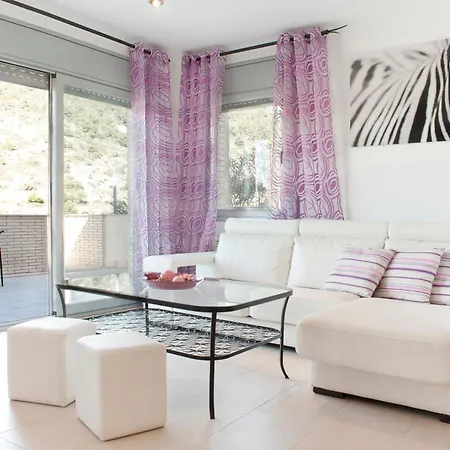 Modern Duplex In With Private Parking, Sea Views & Terrace Апартаменты *