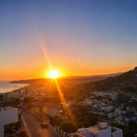 Modern Duplex In Sitges With Sea Views & Terrace, Free Parking - Villa Alisa