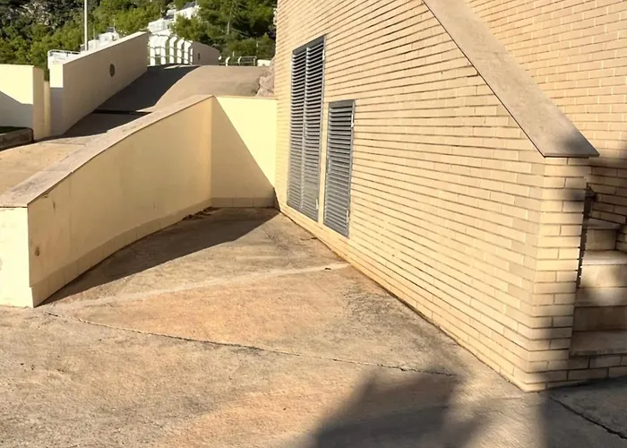 Modern Duplex In With Private Parking, Sea Views & Terrace *