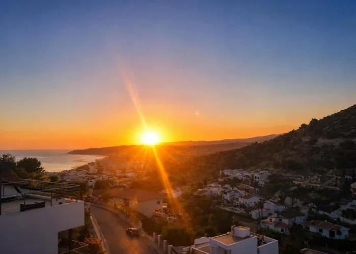 Modern Duplex In With Private Parking, Sea Views & Terrace